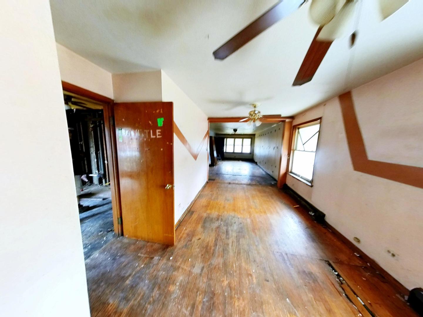 7448 S Maplewood Avenue Property Photo 12