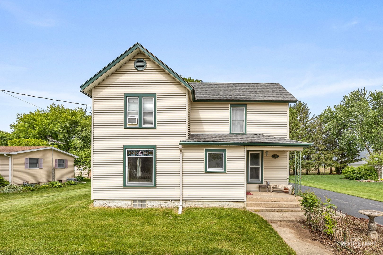 209 N Shabbona Road Property Photo 1