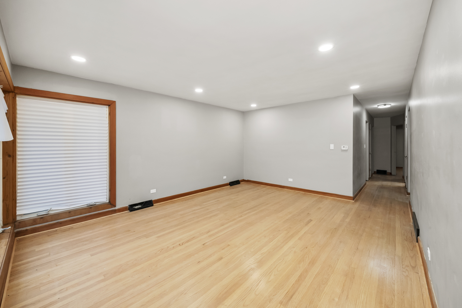 12809 S May Street Property Photo 2