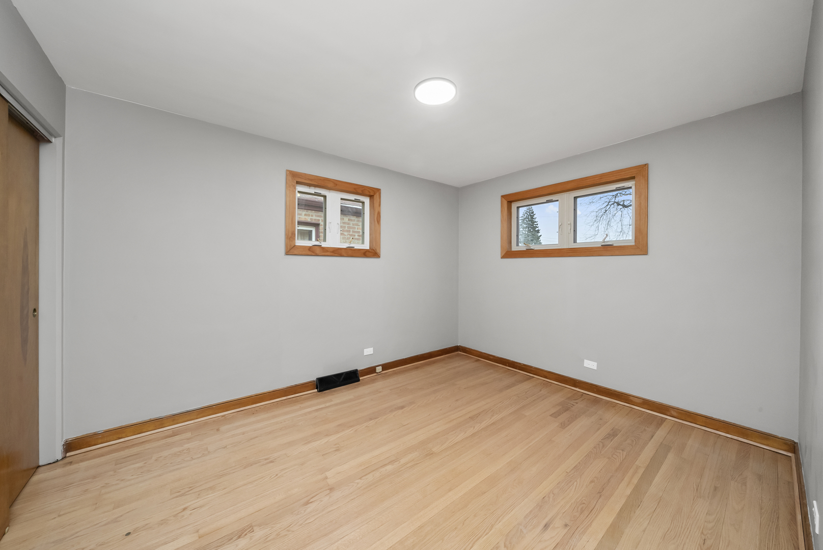 12809 S May Street Property Photo 4