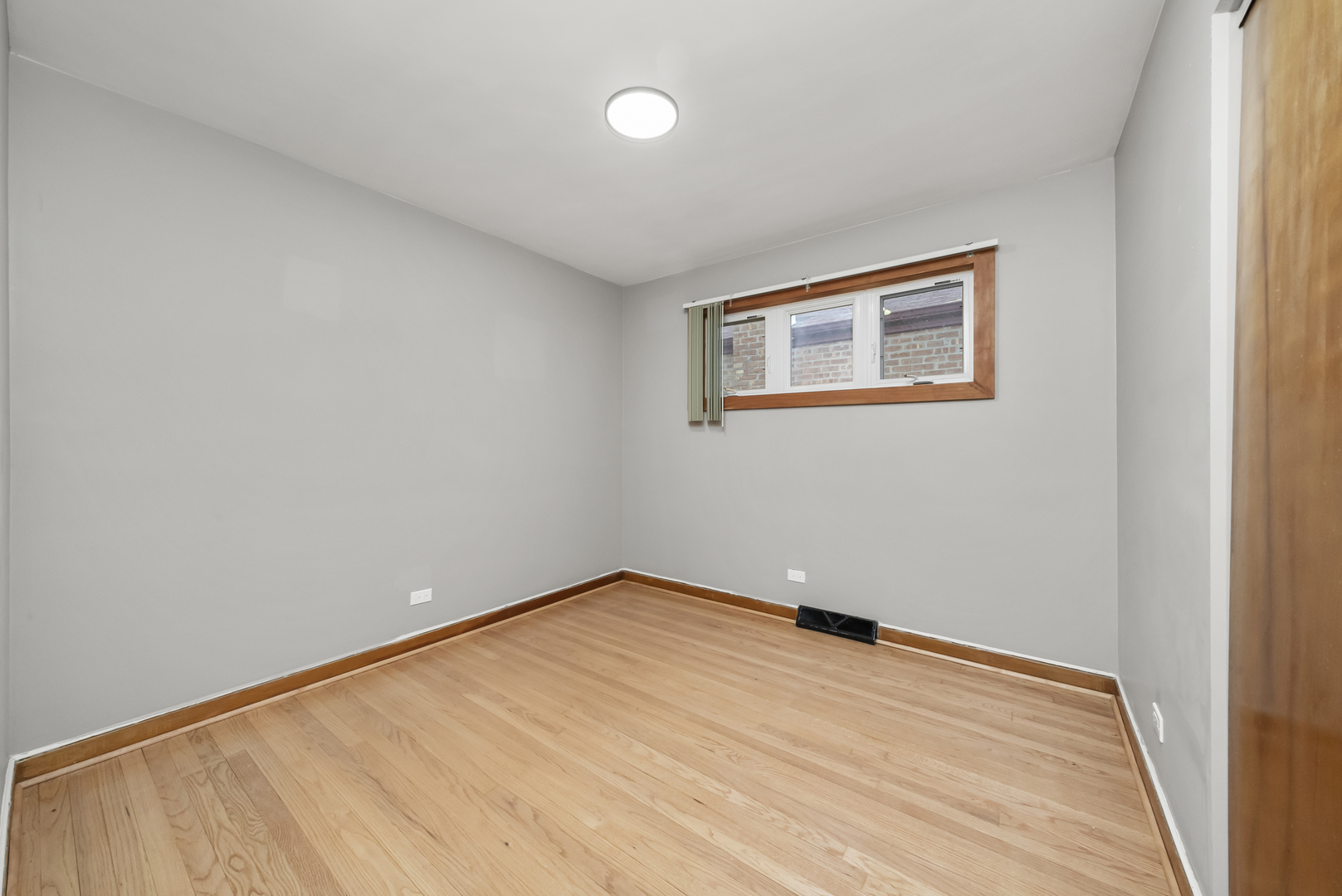 12809 S May Street Property Photo 5