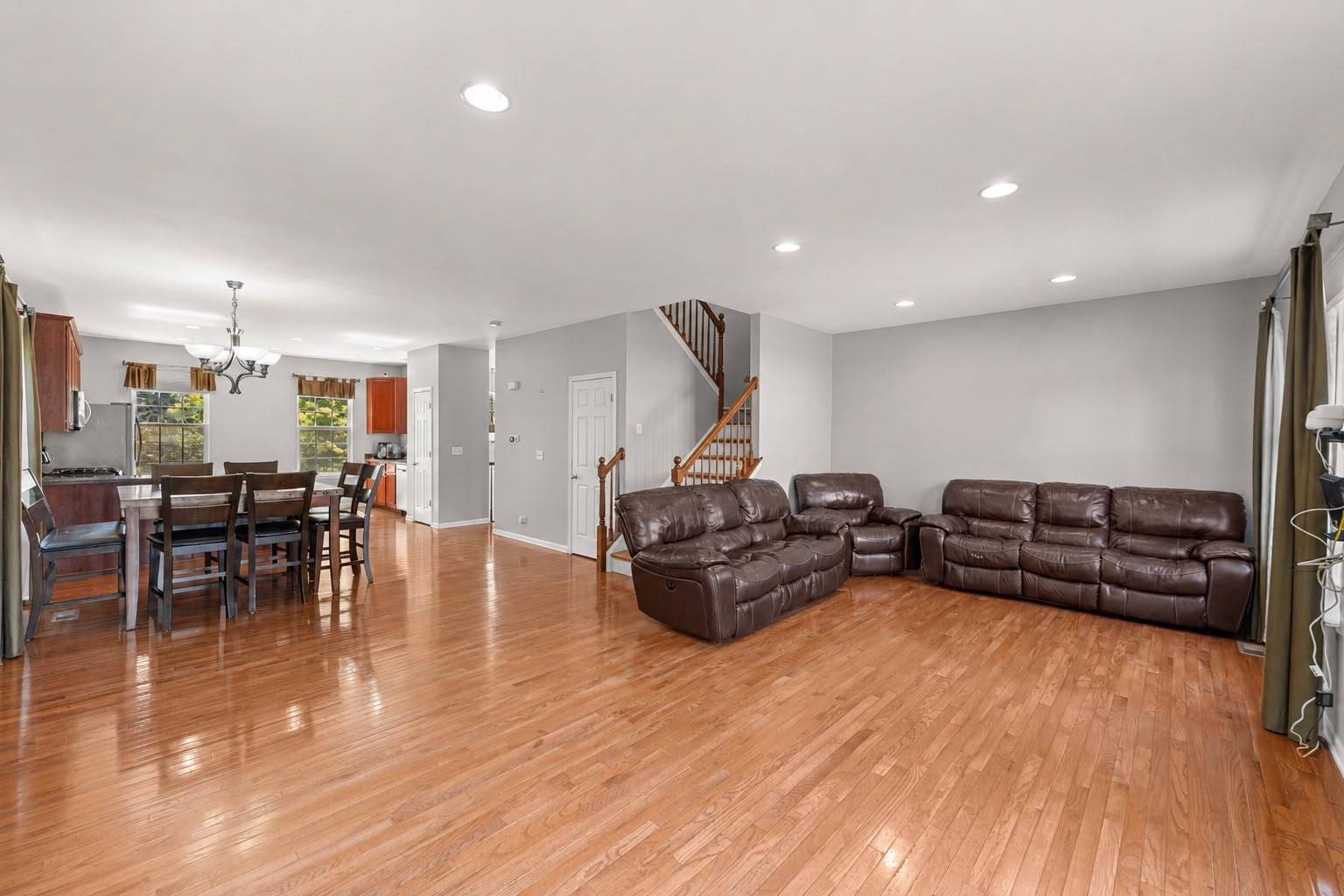 758 Lambert Lane 97-6 Property Photo 8