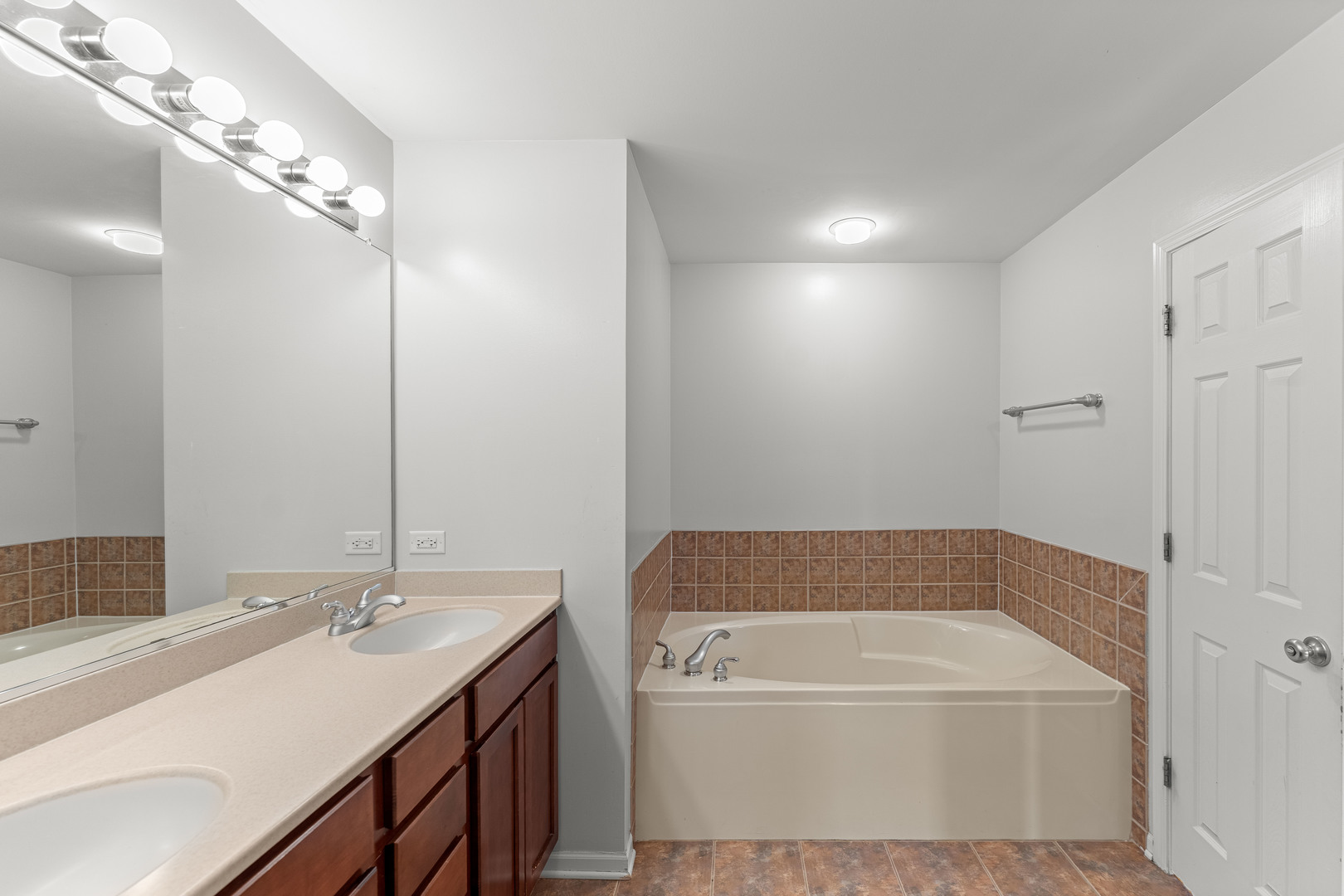 758 Lambert Lane 97-6 Property Photo 22