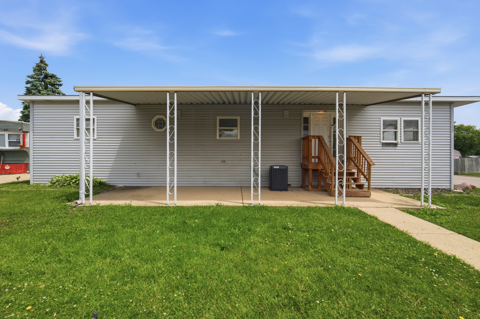 165 Hansom Drive Property Photo 3