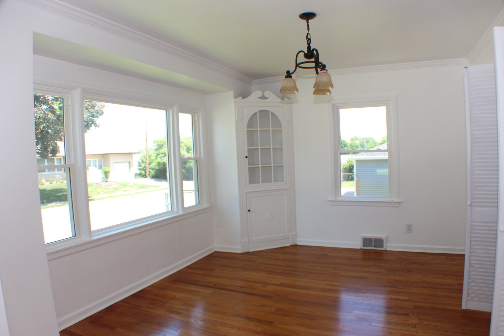 1611 Coffelt Avenue Property Photo 3