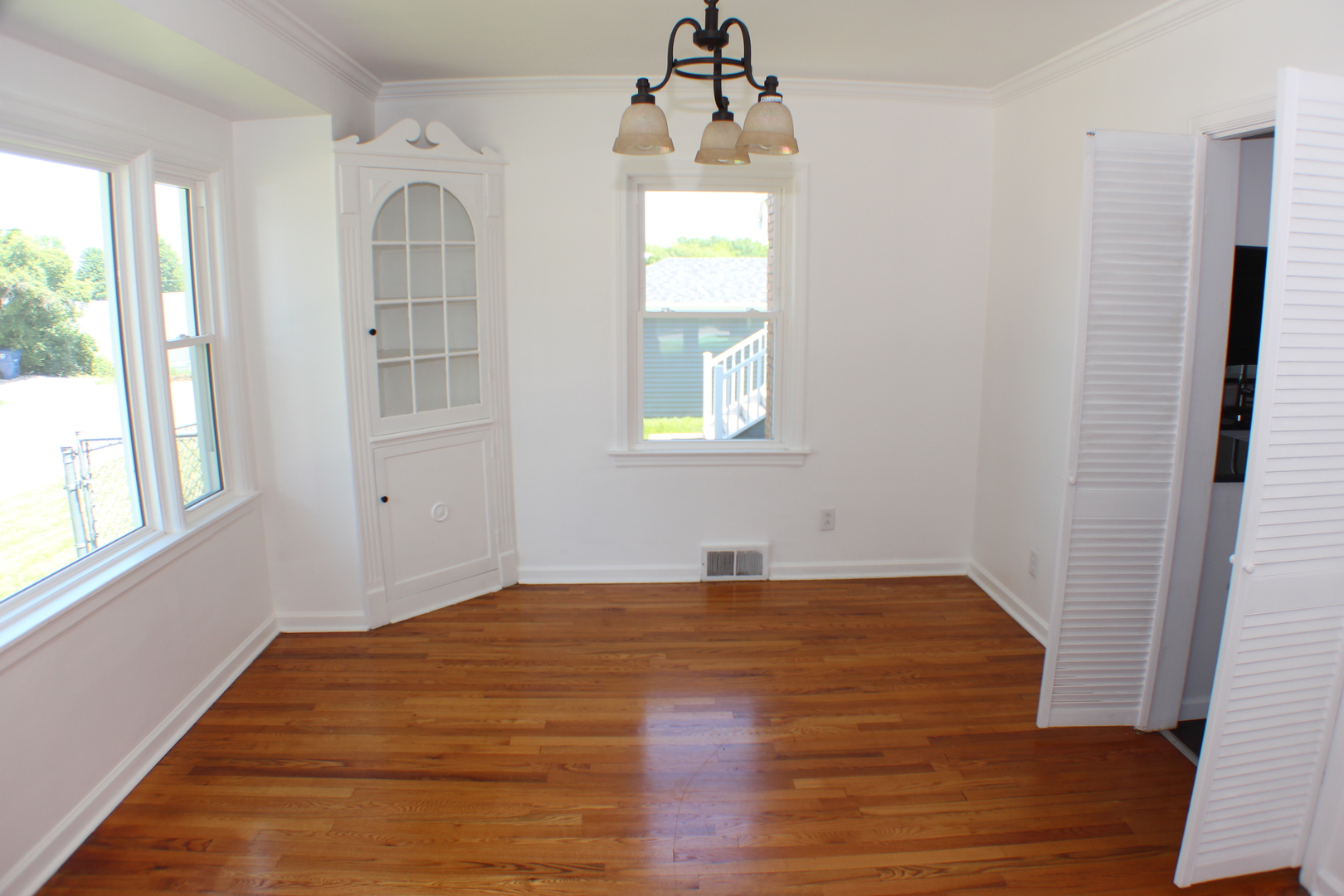 1611 Coffelt Avenue Property Photo 4