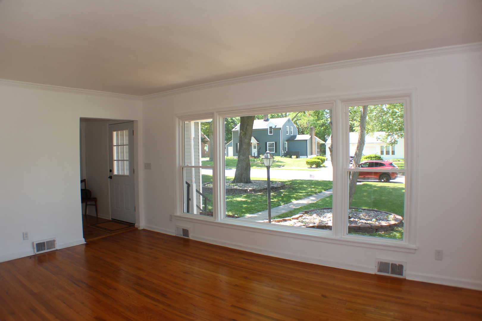 1611 Coffelt Avenue Property Photo 5
