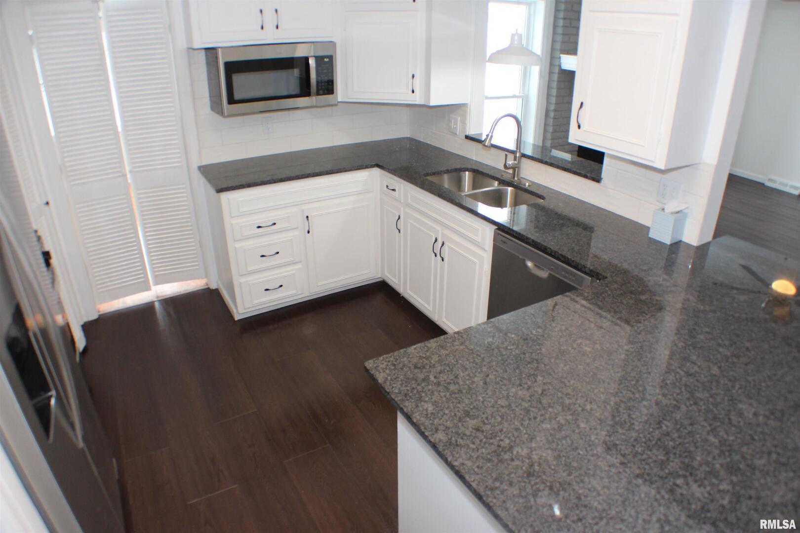 1611 Coffelt Avenue Property Photo 6