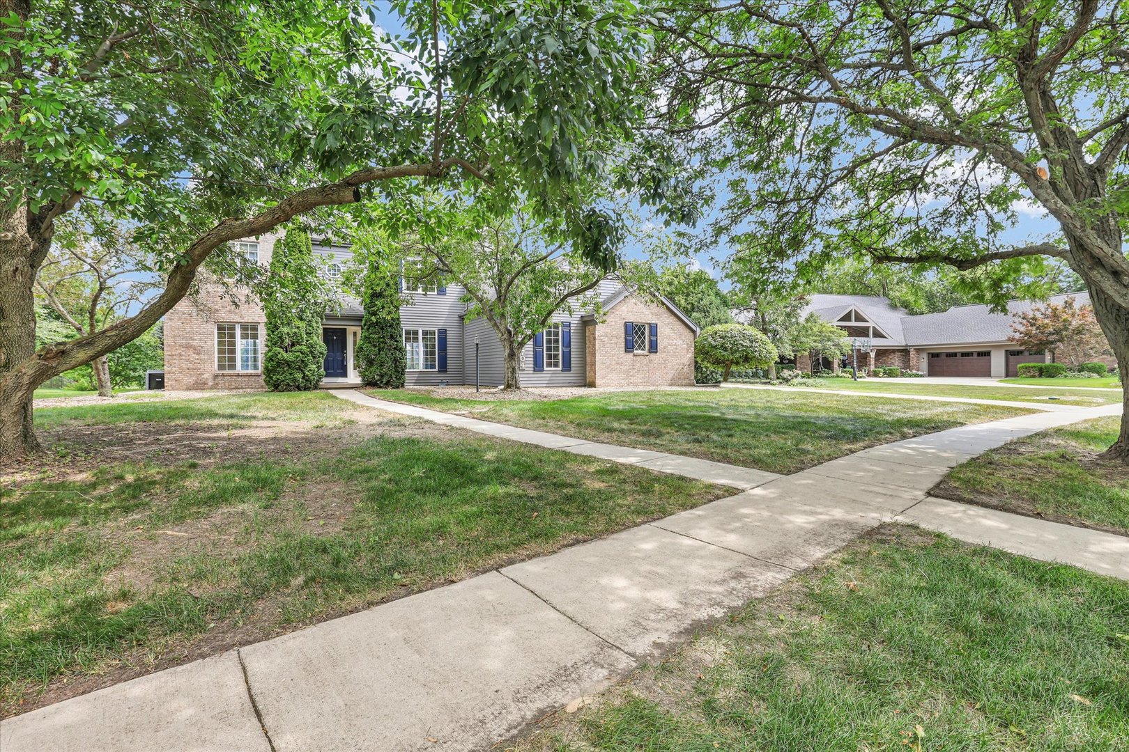1704 Bentbrook Drive Property Photo 2