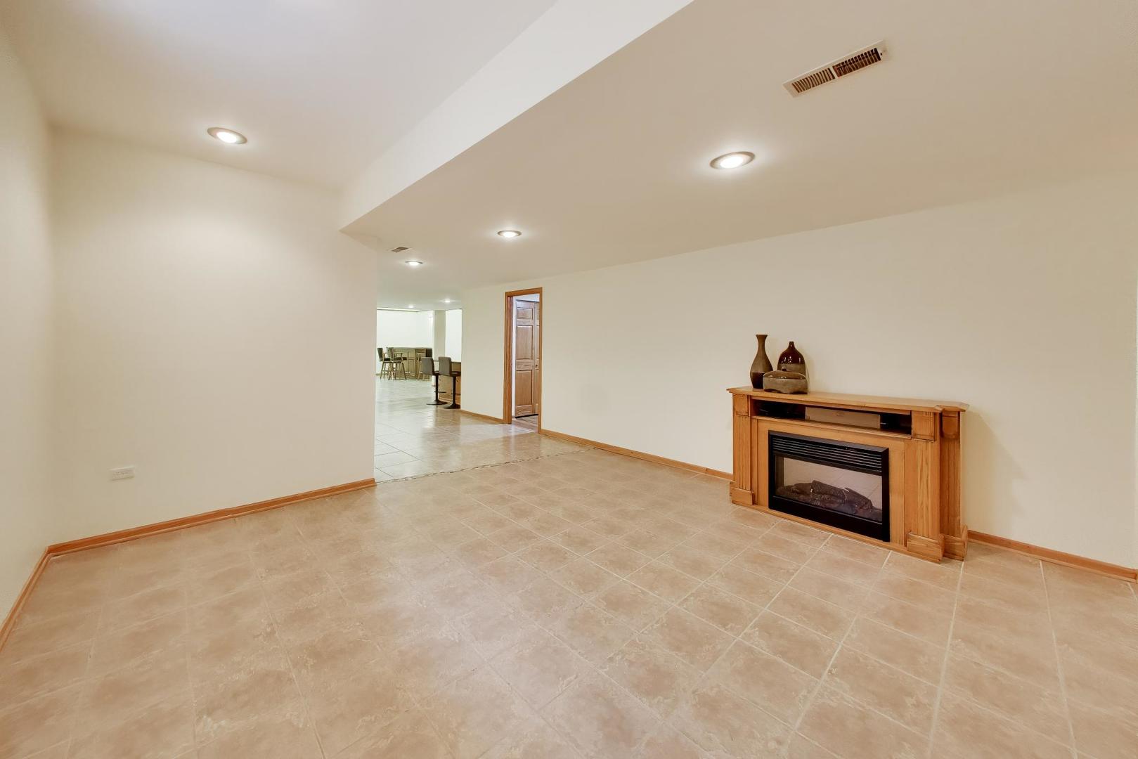 12657140 Property Photo 29