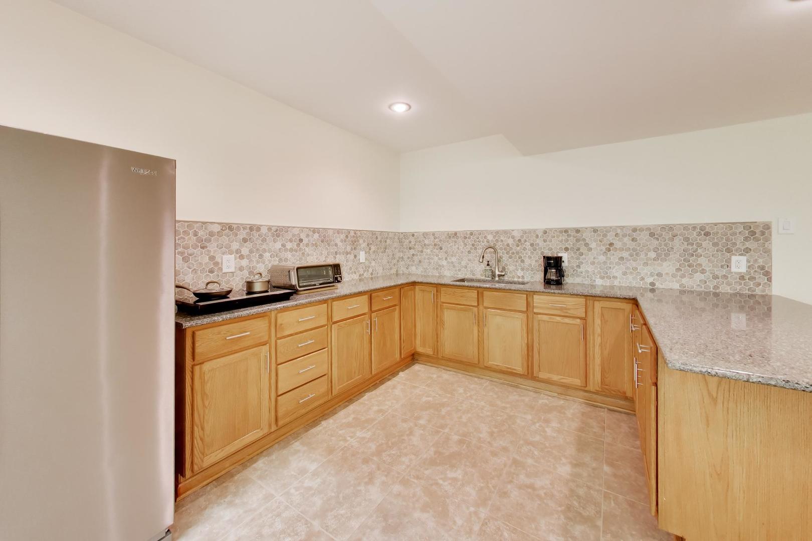 12657140 Property Photo 31