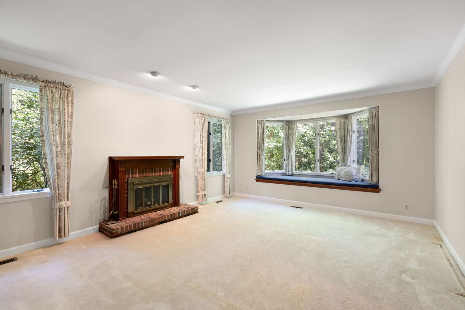 37w305 Crane Road Property Photo 9