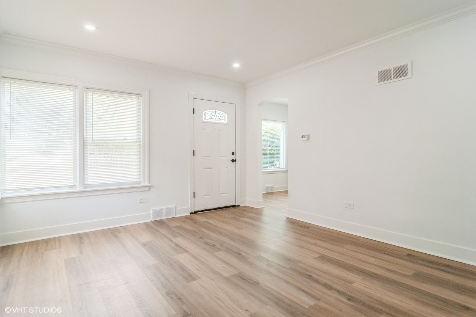 5809 N Rogers Avenue Property Photo 2