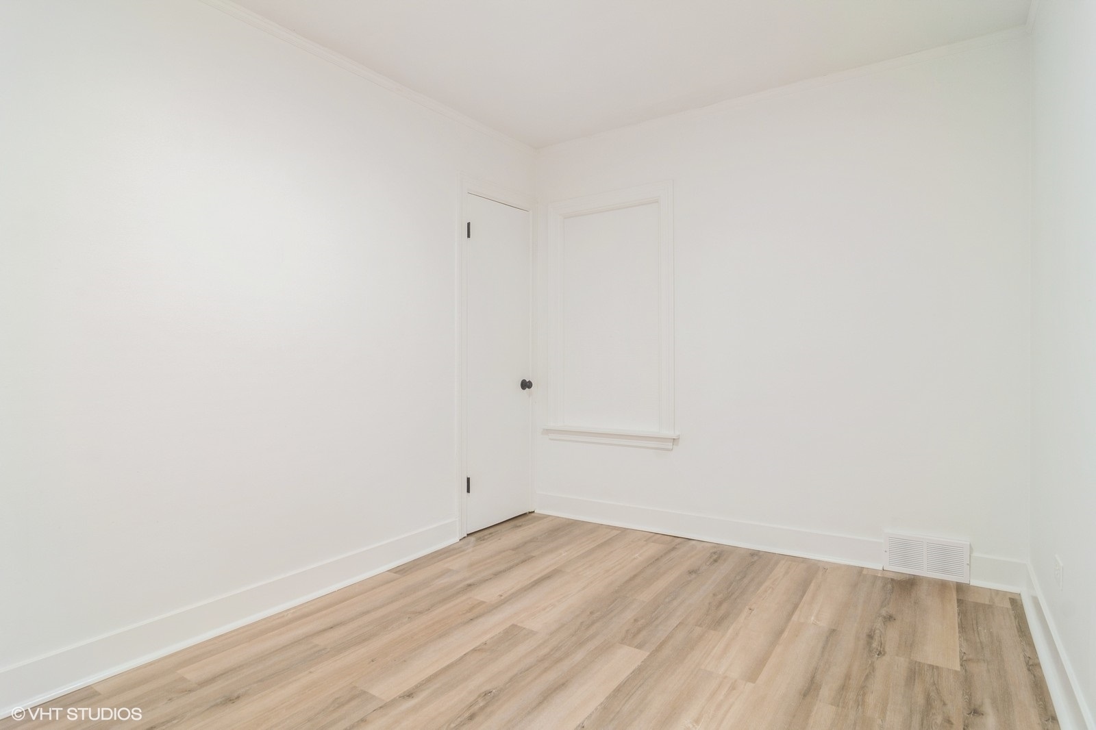 5809 N Rogers Avenue Property Photo 11