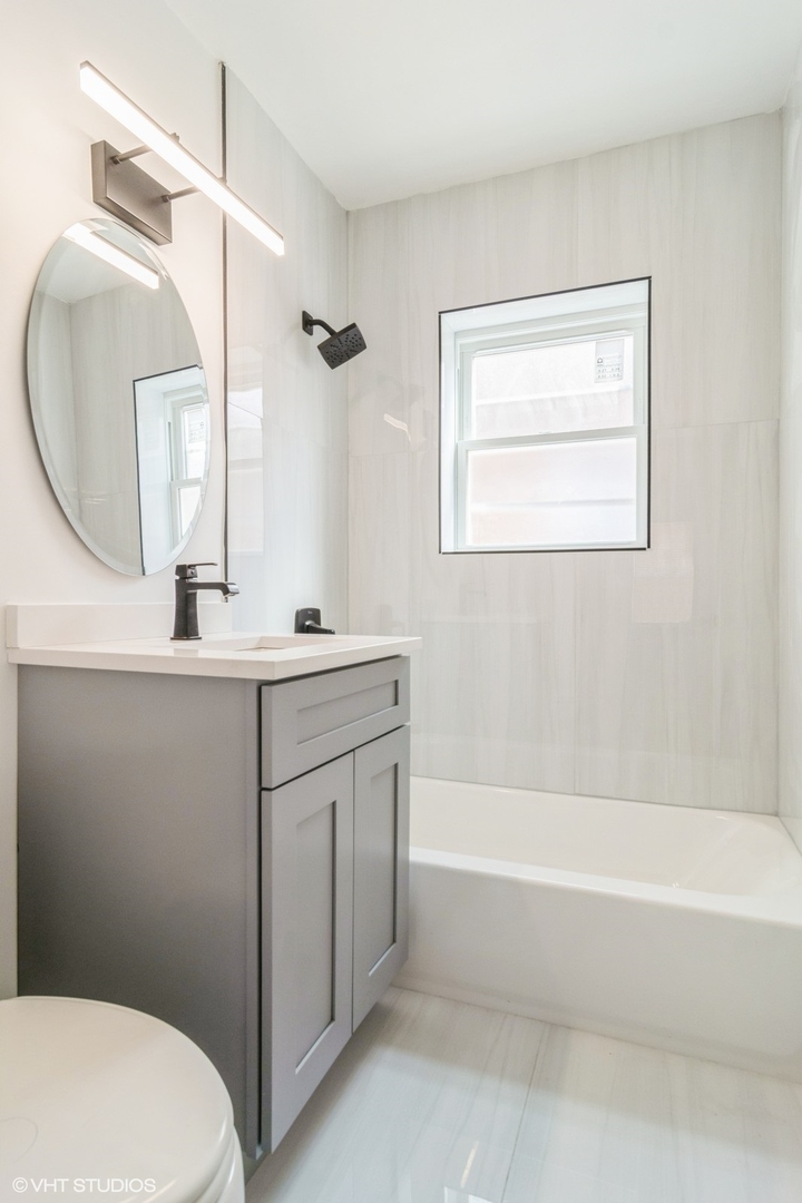 5809 N Rogers Avenue Property Photo 14