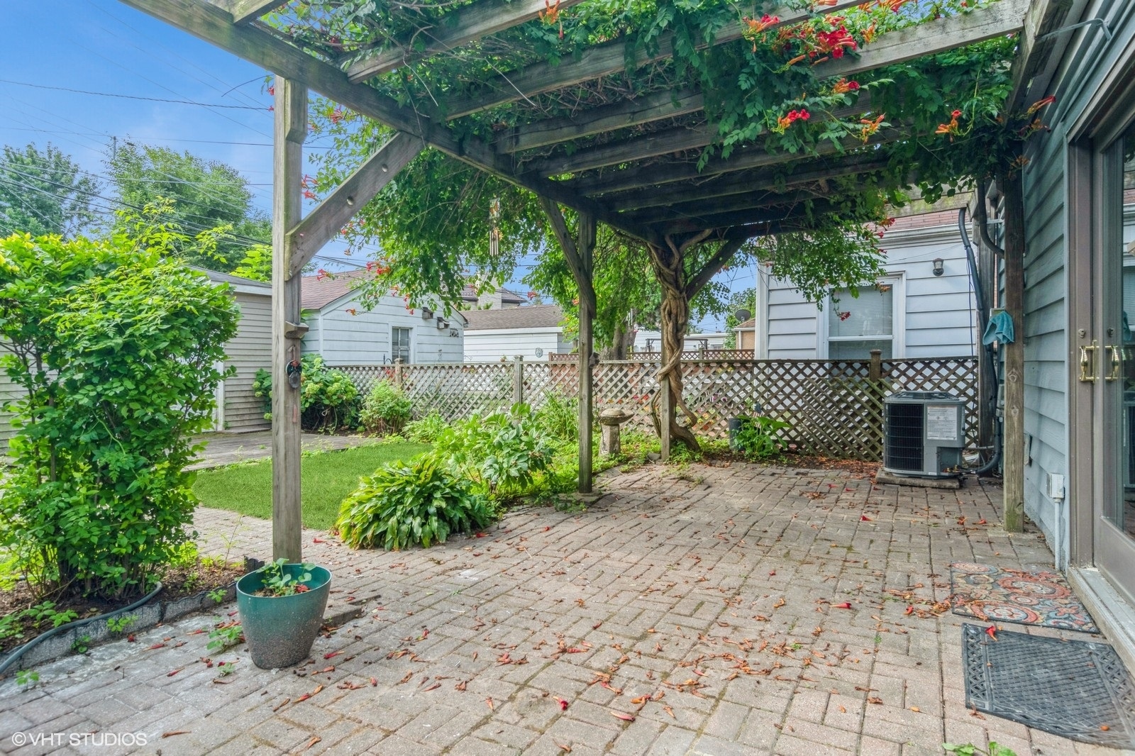 5809 N Rogers Avenue Property Photo 16