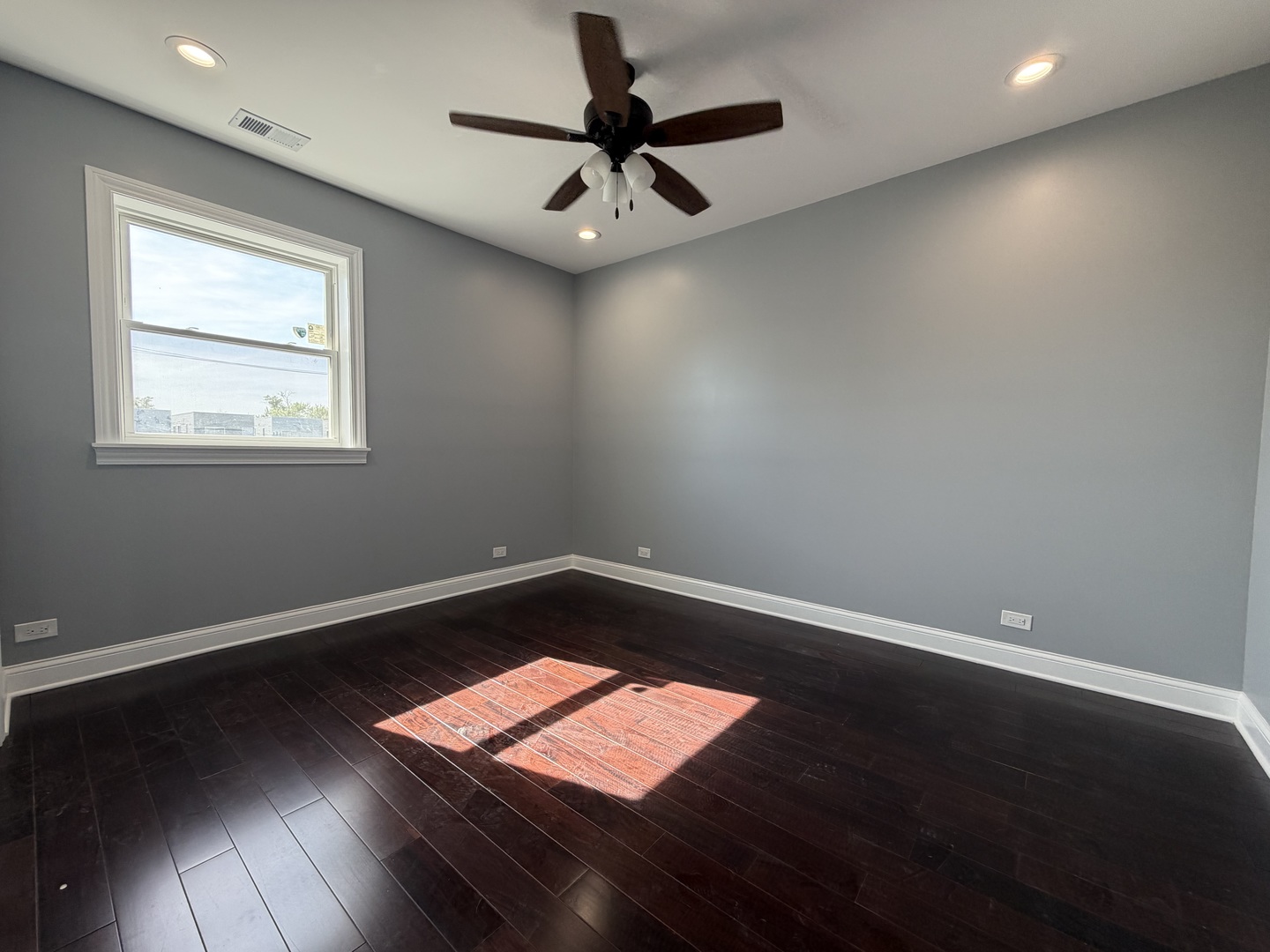 600 N Pine Avenue Property Photo 23