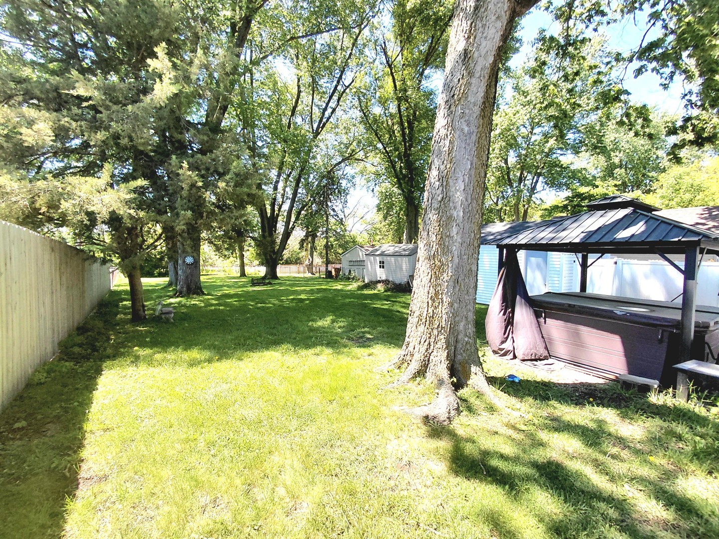 415 S Van Buren Street Property Photo 6