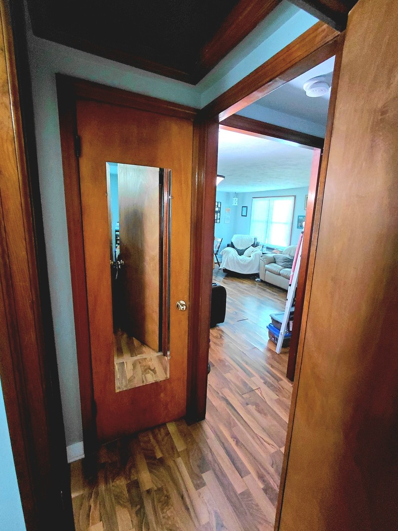 415 S Van Buren Street Property Photo 20