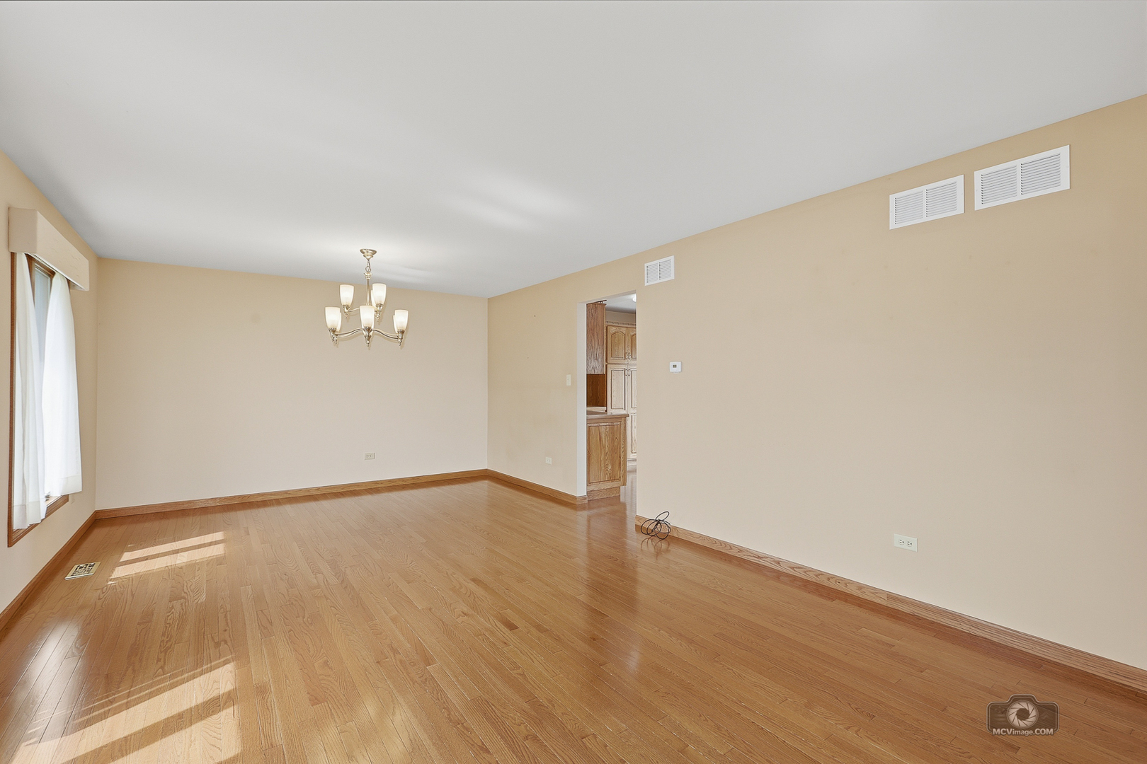 15333 Yorkshire Lane Property Photo 6