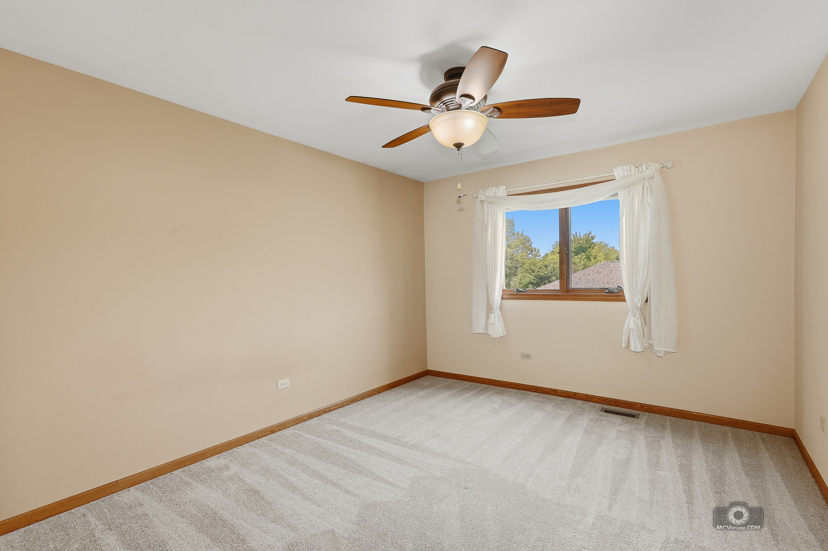 15333 Yorkshire Lane Property Photo 13