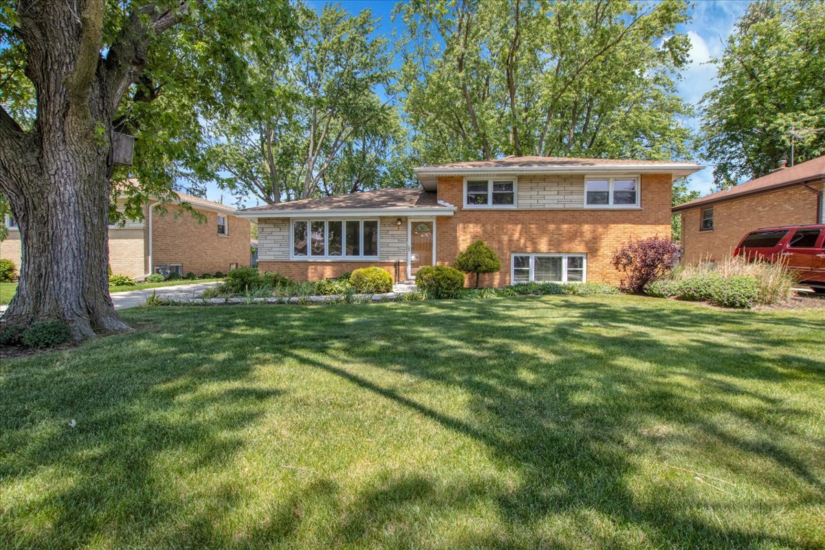 7924 74th Place Property Photo 1