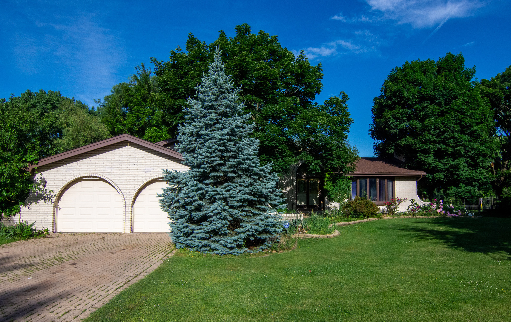 8408 Lakeside Drive Property Photo 1