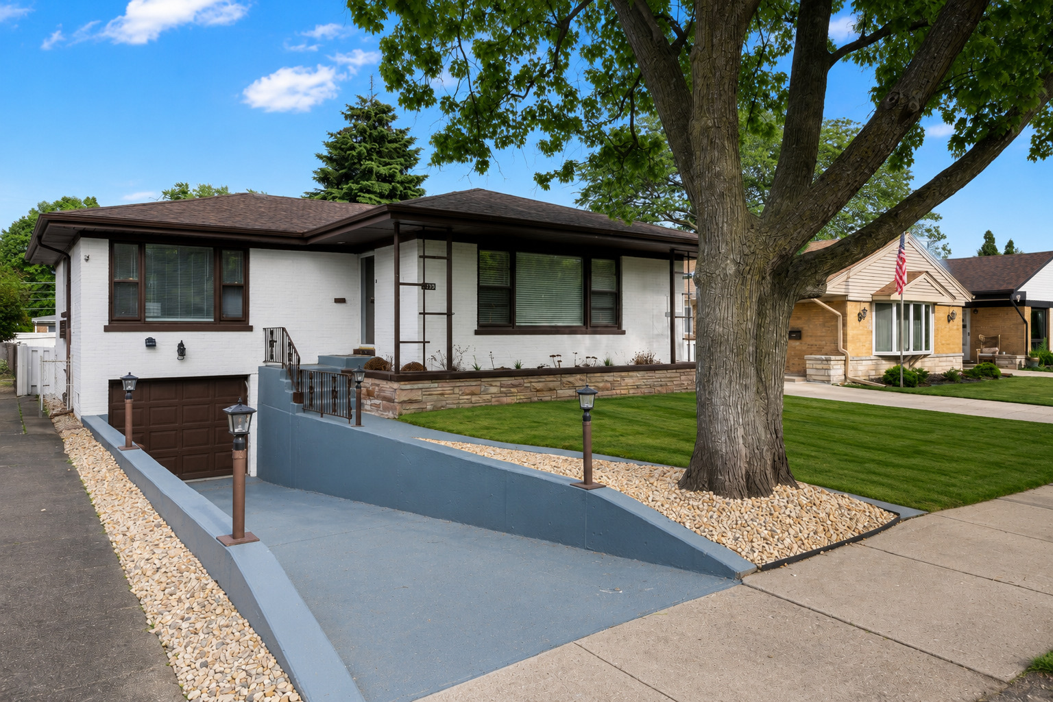 9539 Lorel Avenue Property Photo 2