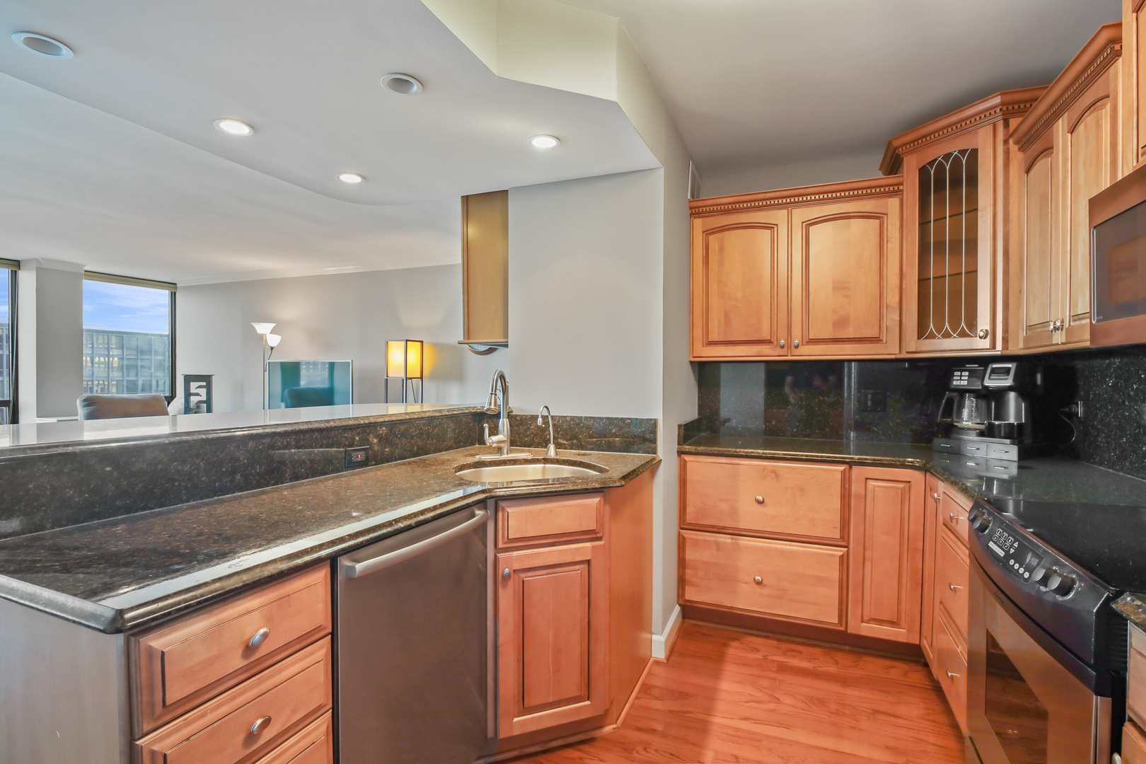 260 E Chestnut Street 2904 Property Photo 6