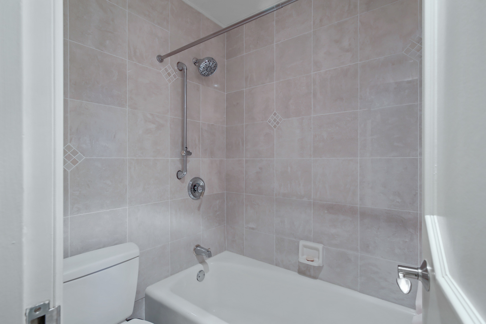 260 E Chestnut Street 2904 Property Photo 15
