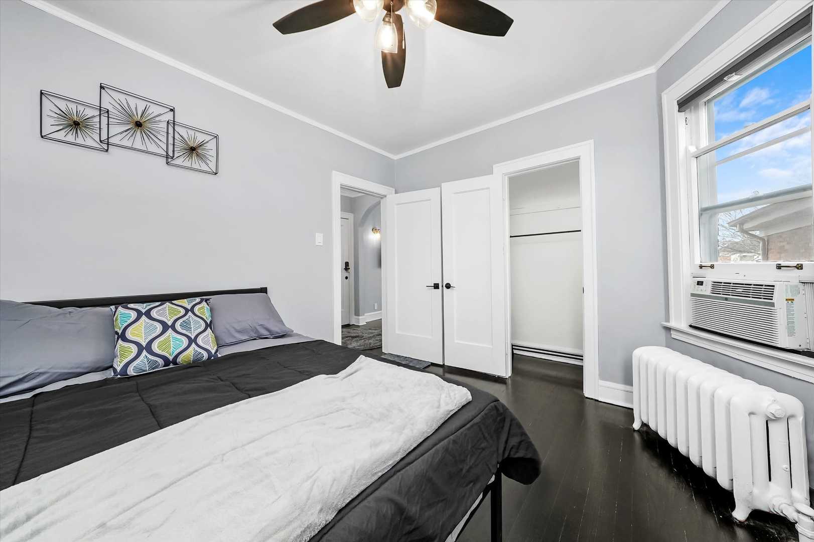 6029 N Austin Avenue Property Photo 16