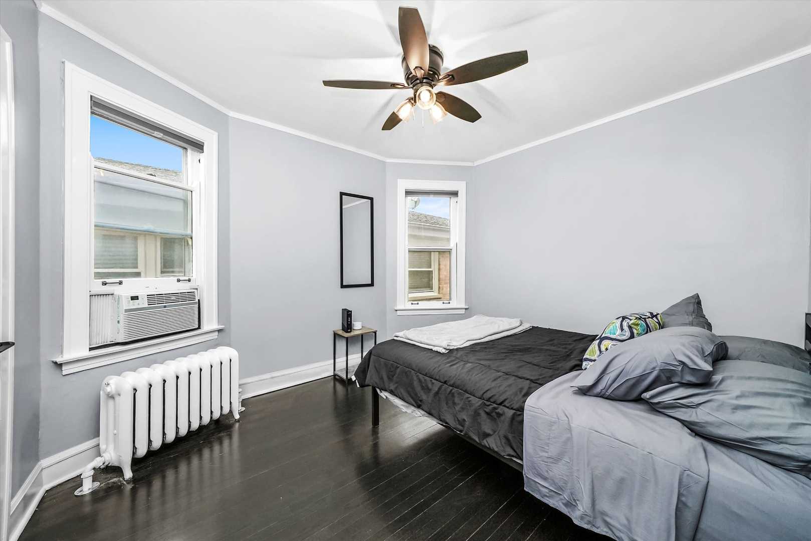 6029 N Austin Avenue Property Photo 17