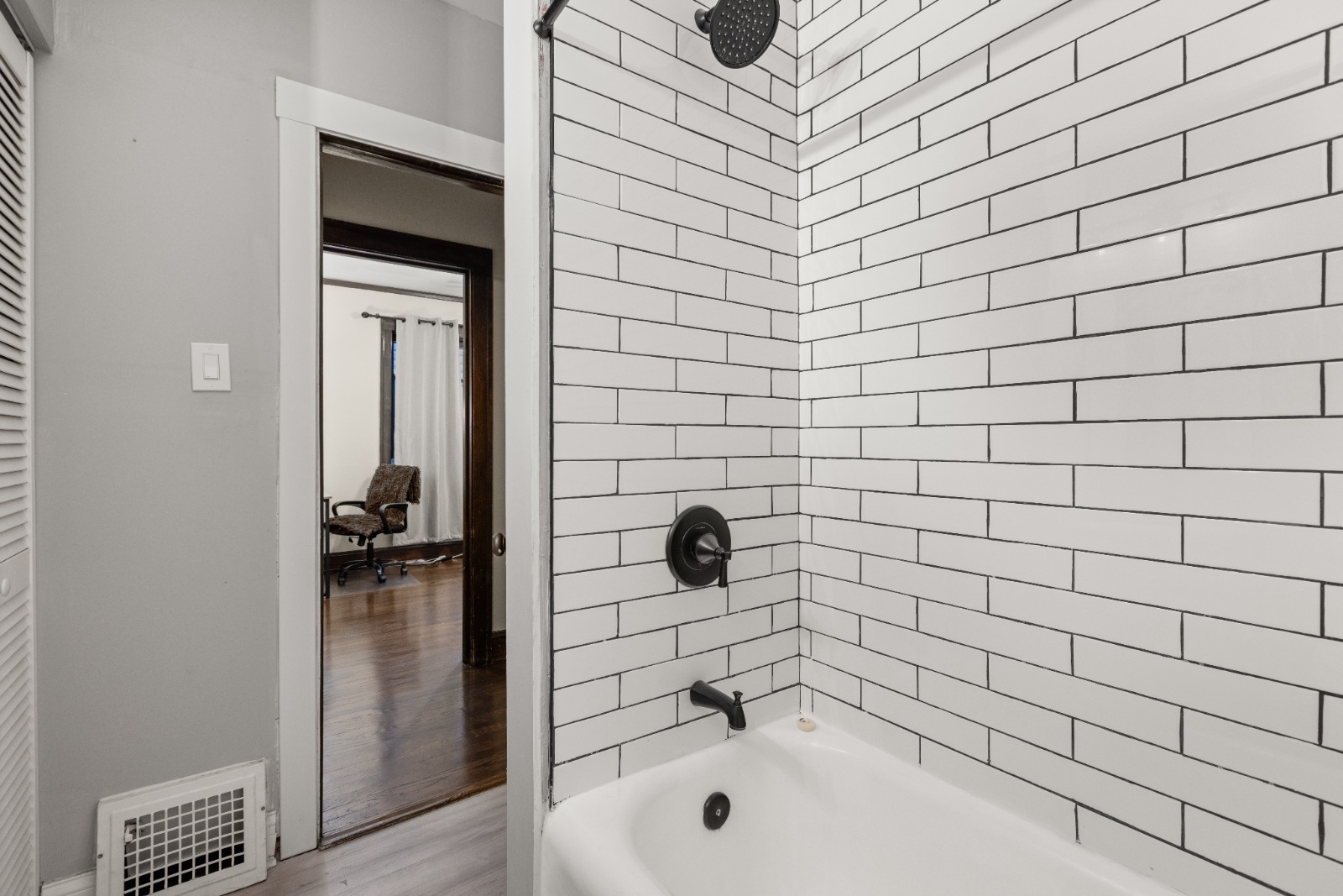 6029 N Austin Avenue Property Photo 31