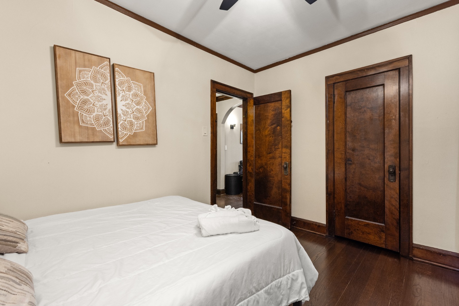 6029 N Austin Avenue Property Photo 32