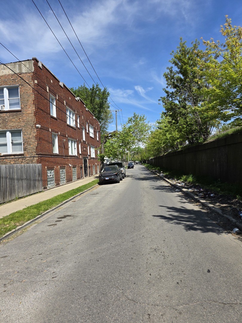 5124 W Kinzie Avenue Property Photo 8
