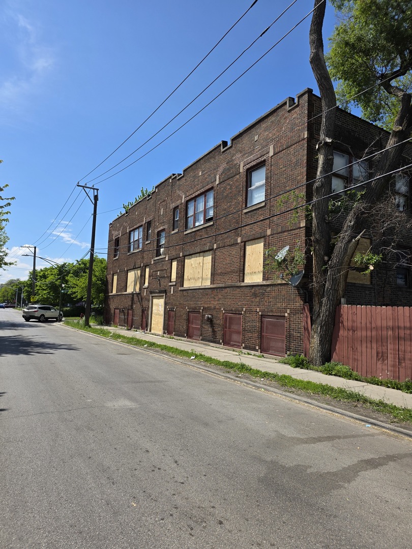 5124 W Kinzie Avenue Property Photo 9