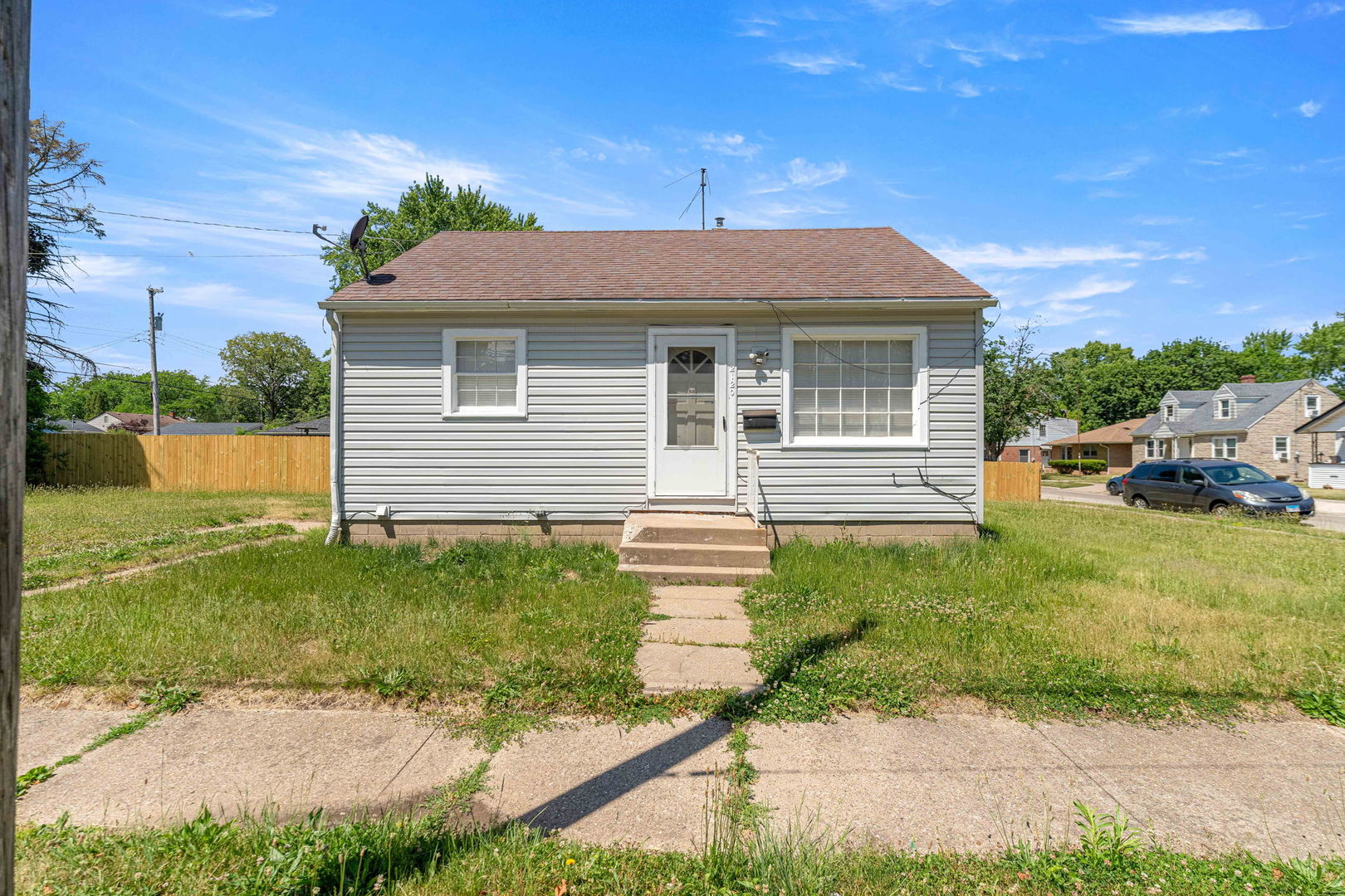2120 Grenshaw Street Property Photo 1
