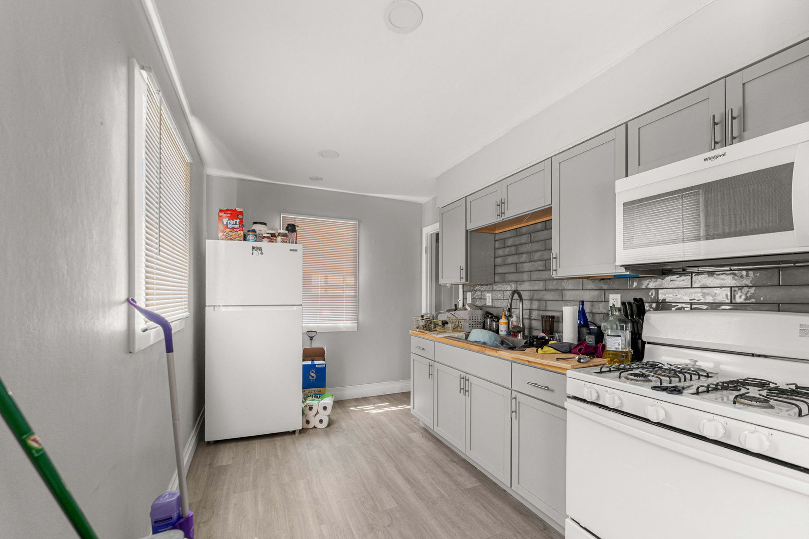 2120 Grenshaw Street Property Photo 4