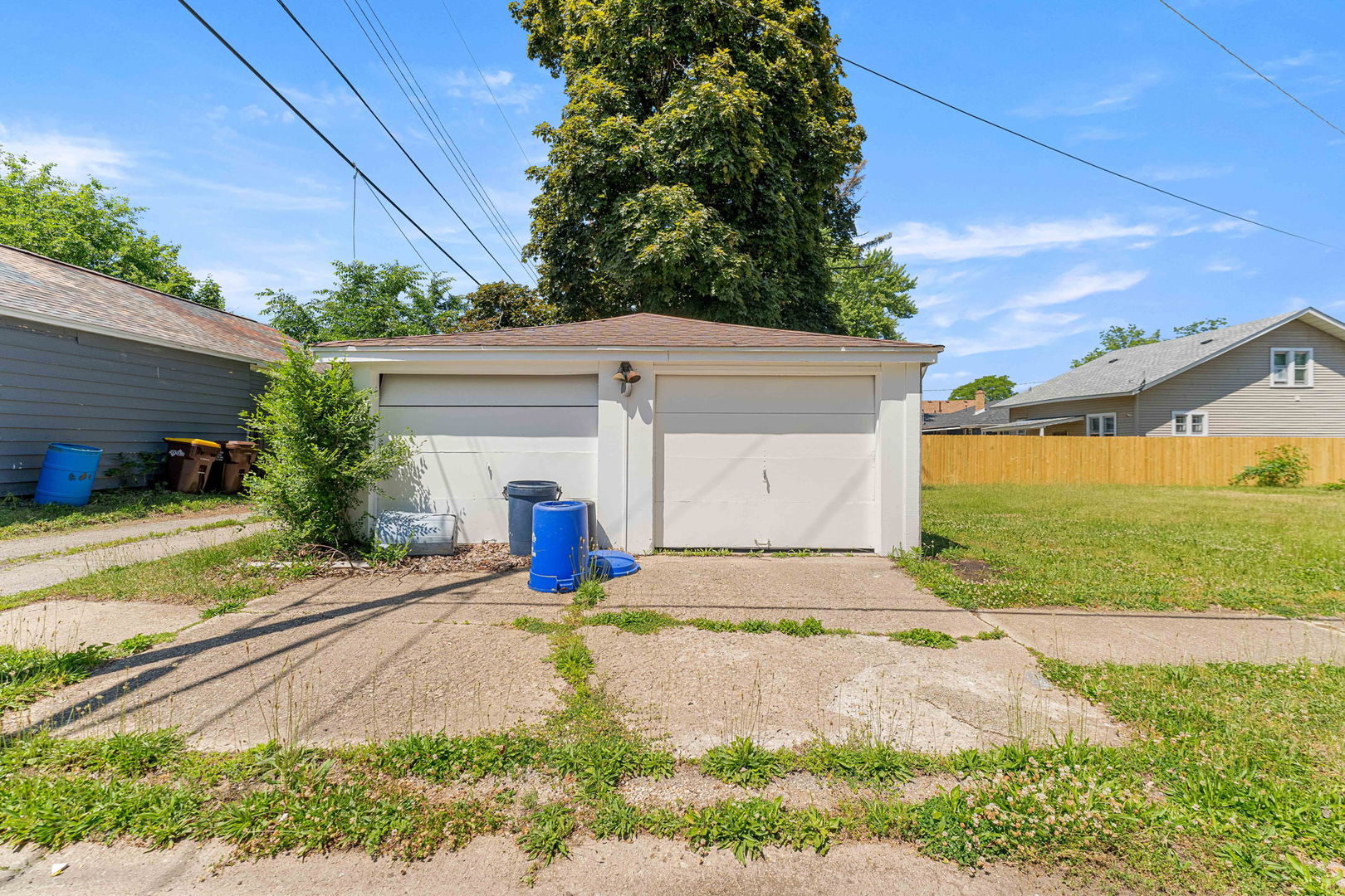 2120 Grenshaw Street Property Photo 6