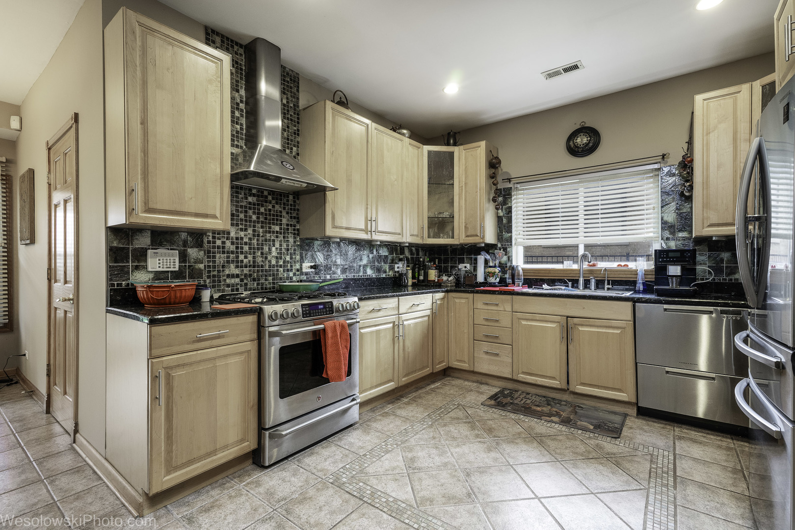 7305 W Foster Avenue Property Photo 13