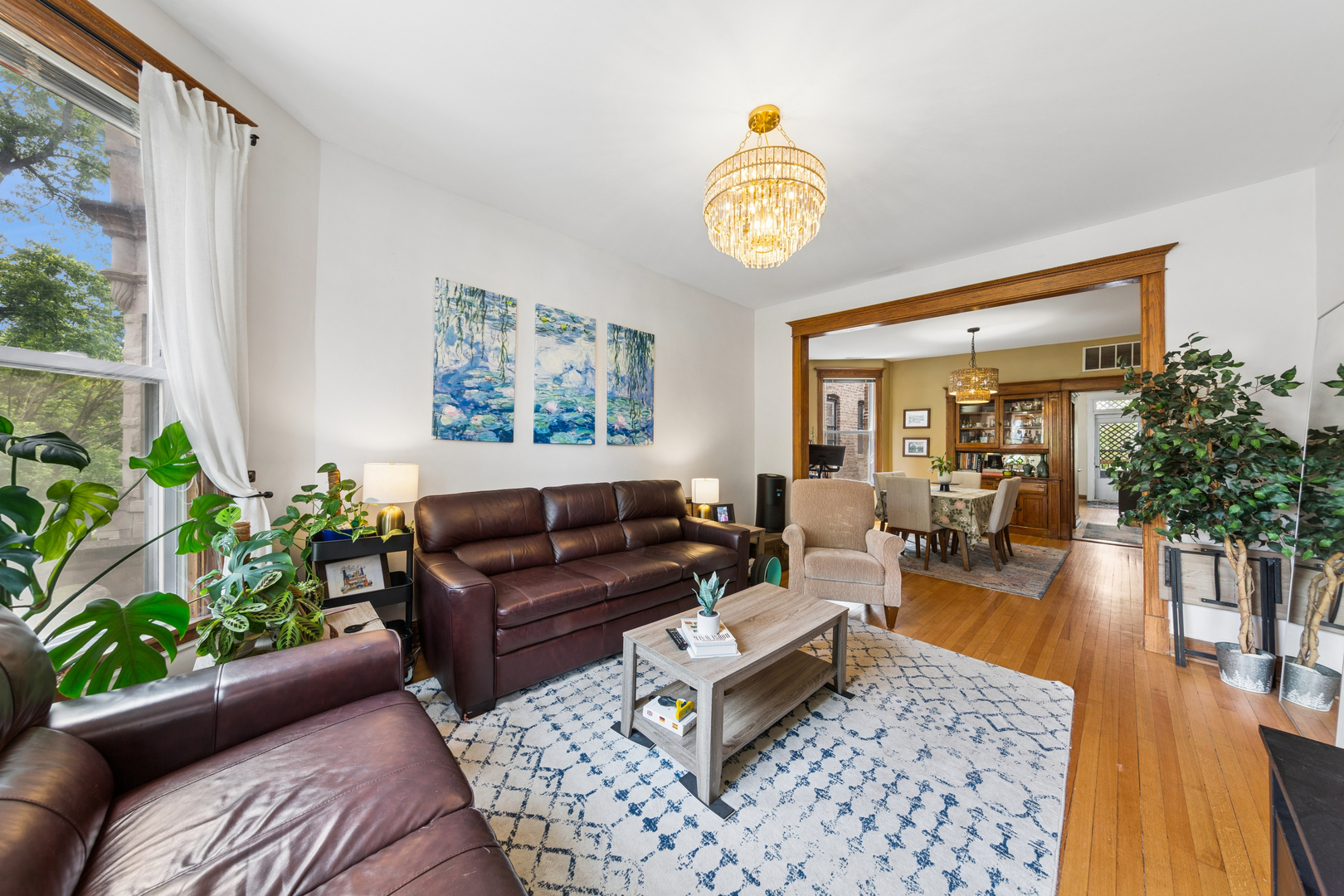 2434 N Albany Avenue Property Photo 3