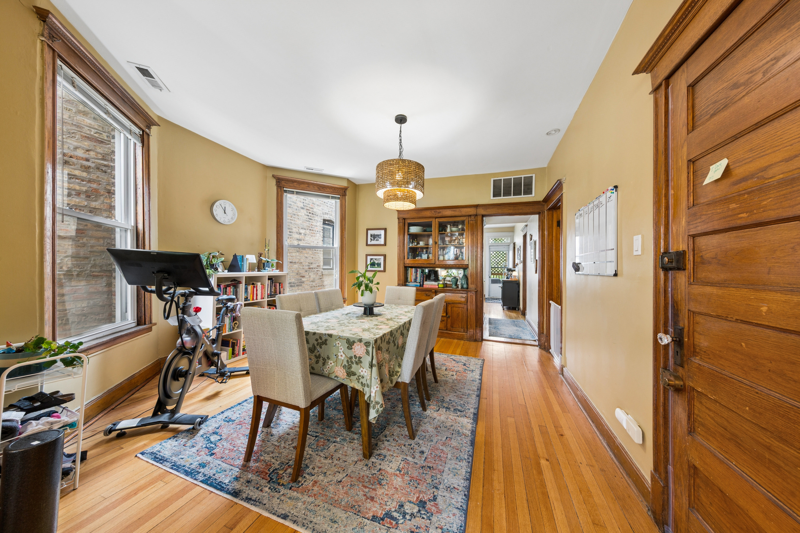2434 N Albany Avenue Property Photo 4