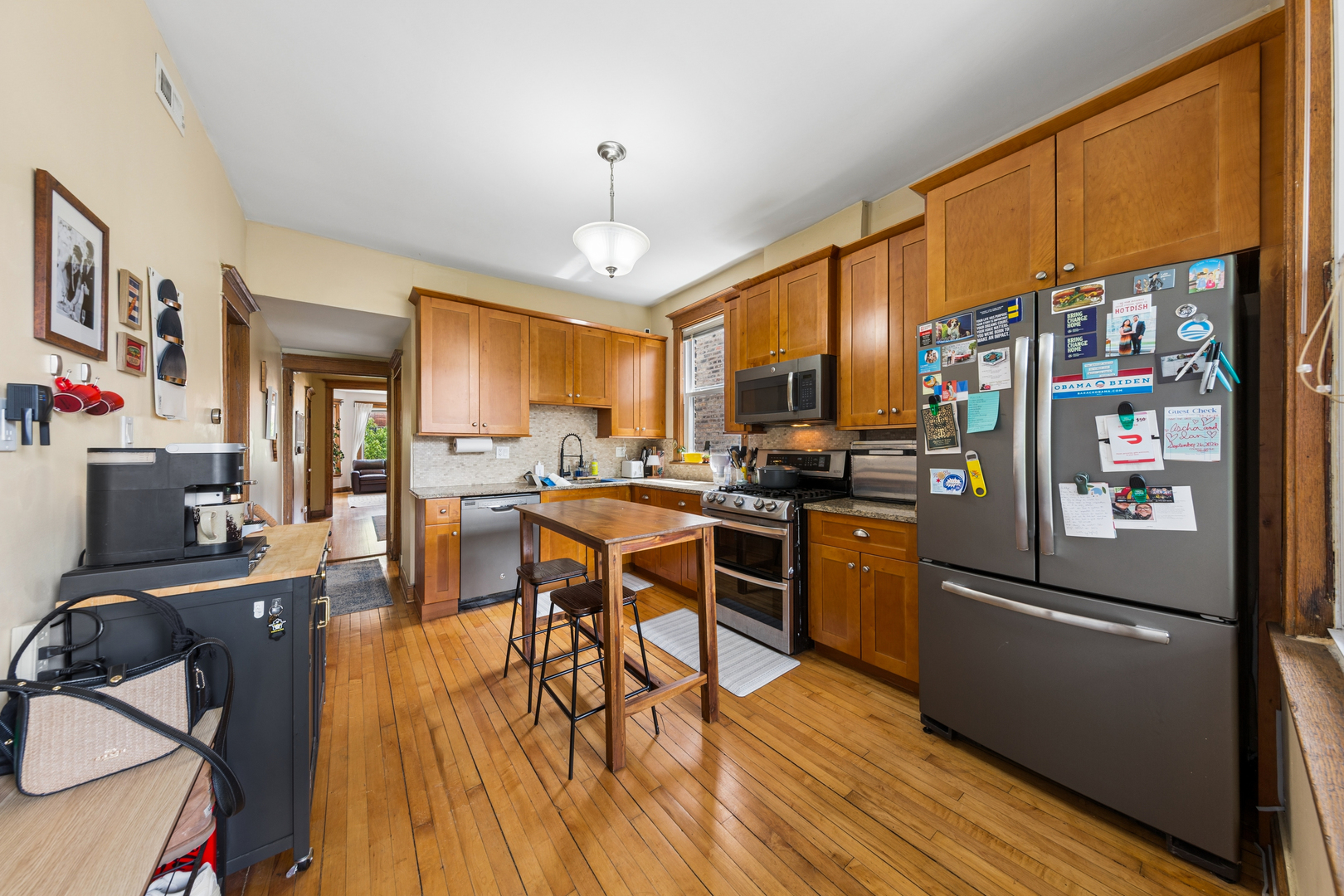 2434 N Albany Avenue Property Photo 6