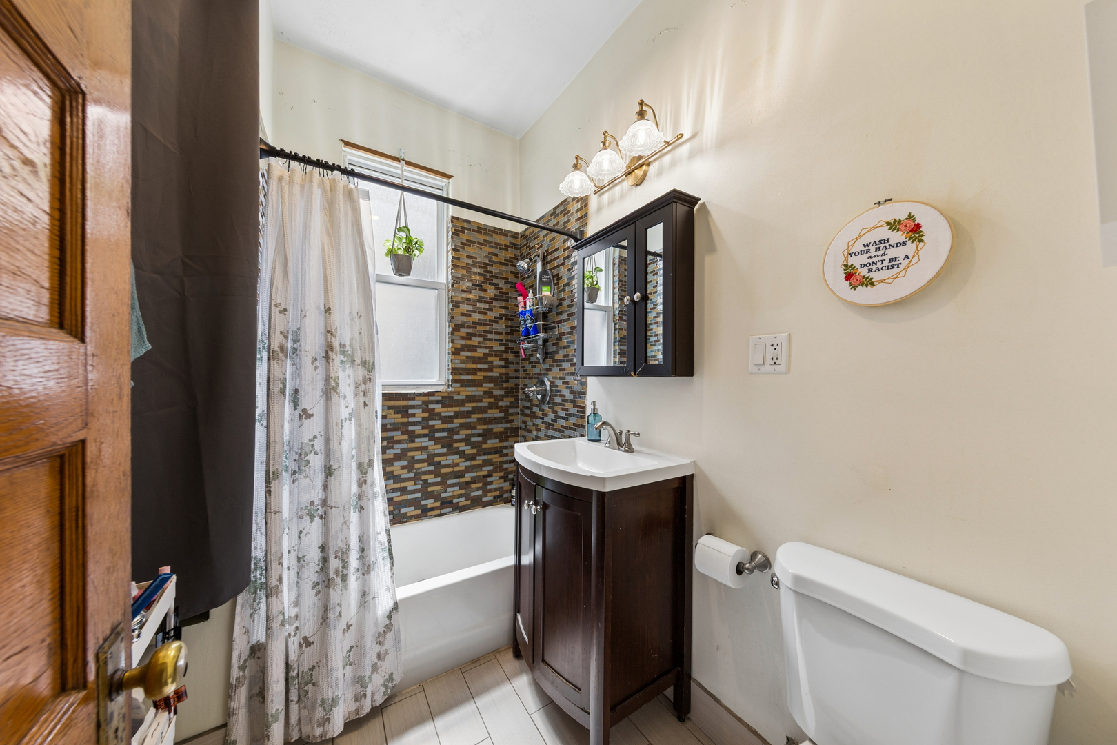 2434 N Albany Avenue Property Photo 23