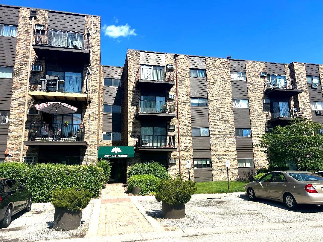 8970 N Parkside Avenue 416 Property Photo 1
