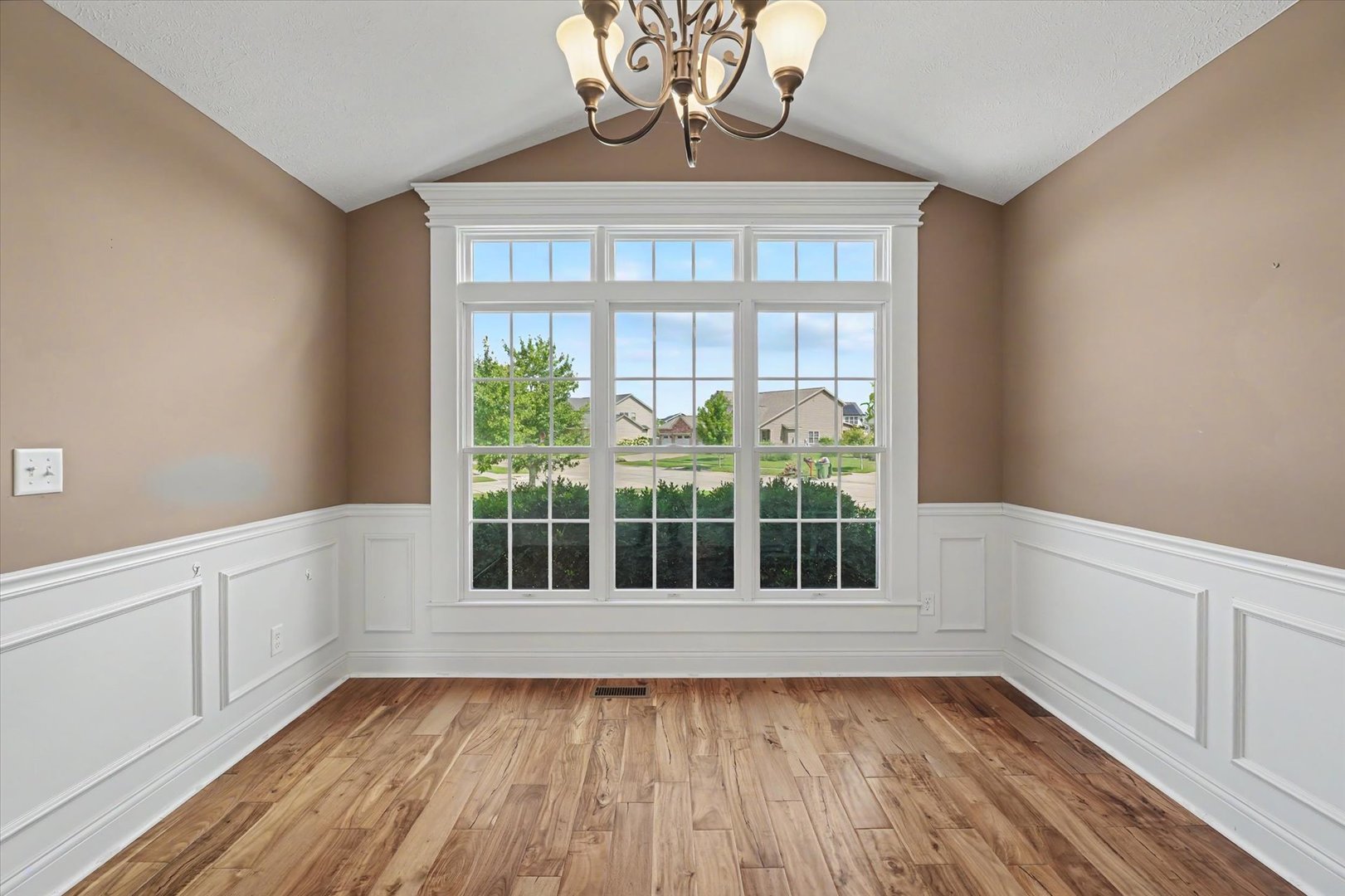 1807 Horizon Court Property Photo 15