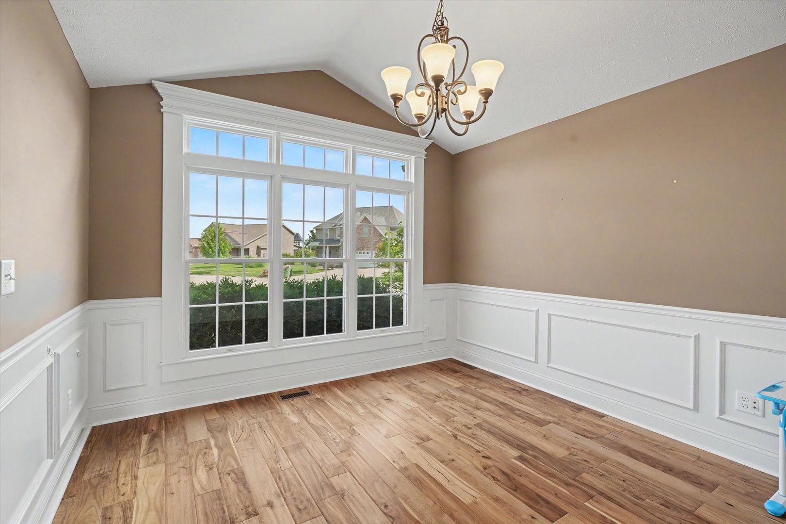 1807 Horizon Court Property Photo 16