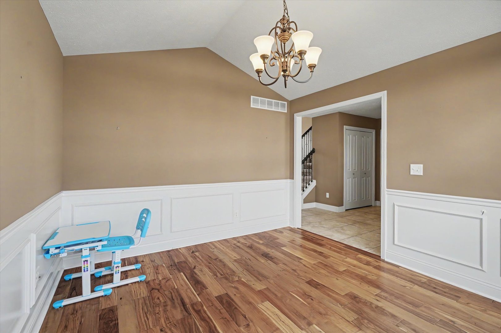 1807 Horizon Court Property Photo 17