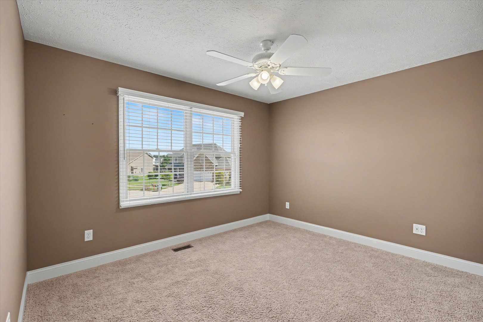 1807 Horizon Court Property Photo 24