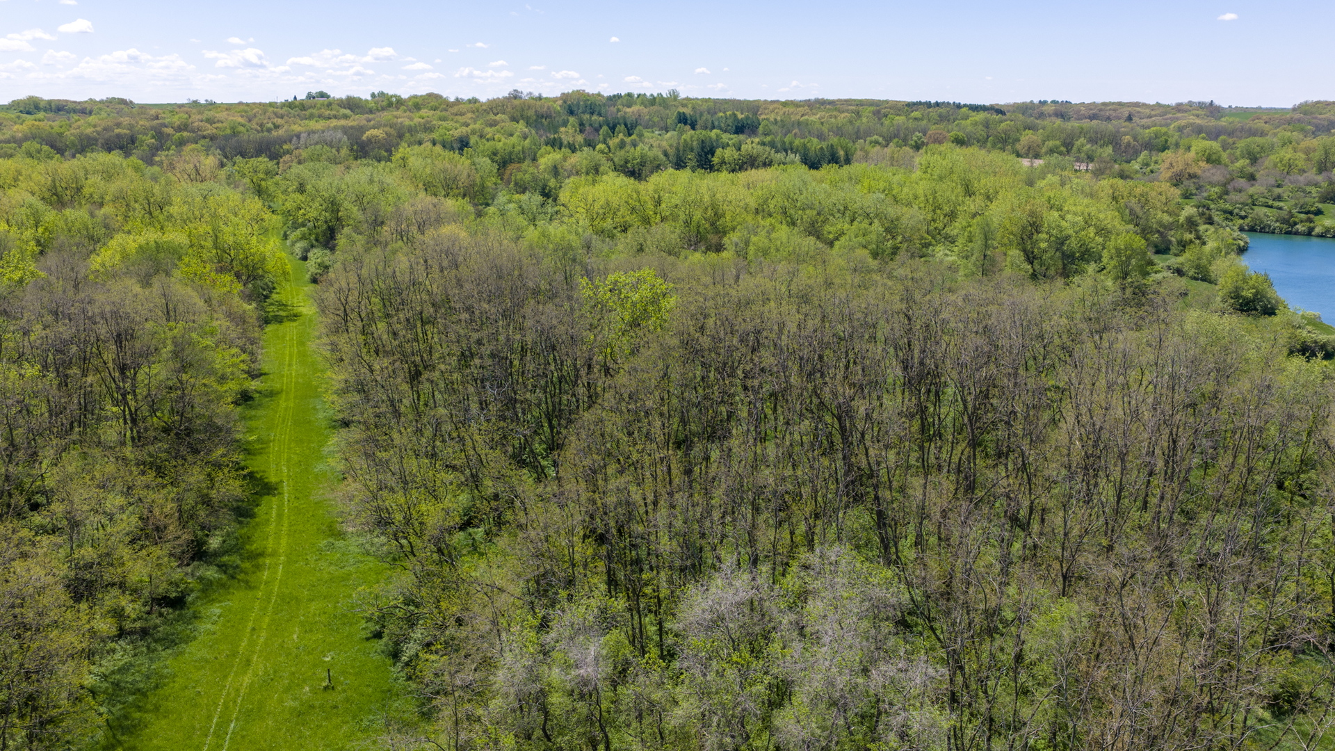 2931 1300 North Avenue Property Photo 5